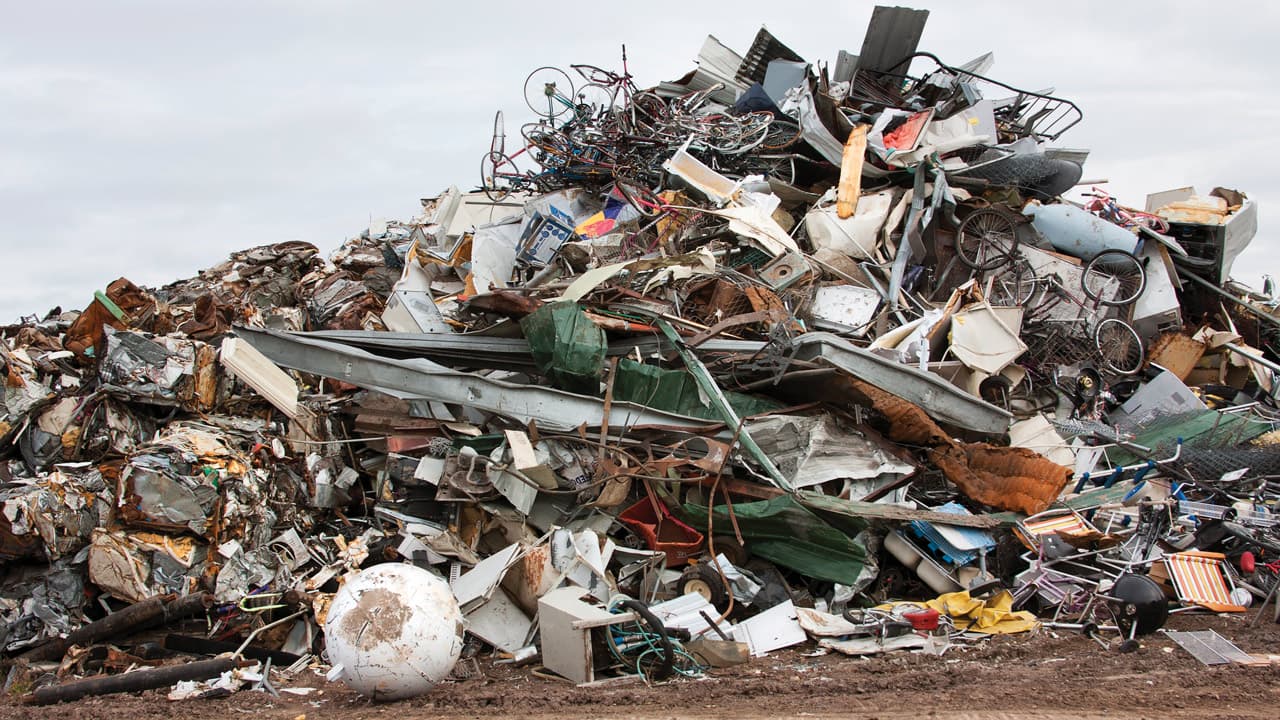 basura basurero consumismo chatarra metal reciclaje