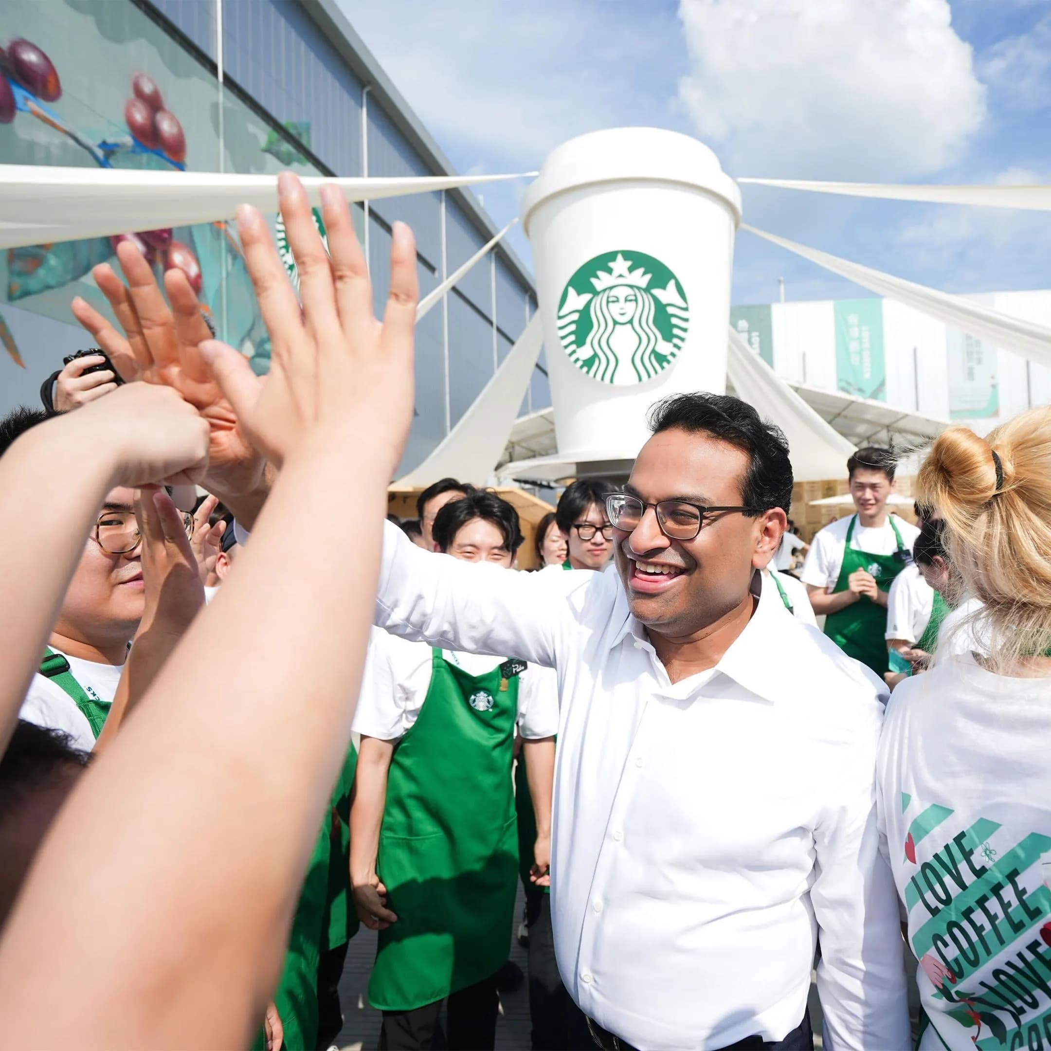 Starbucks, Laxman Narasimhan, Café