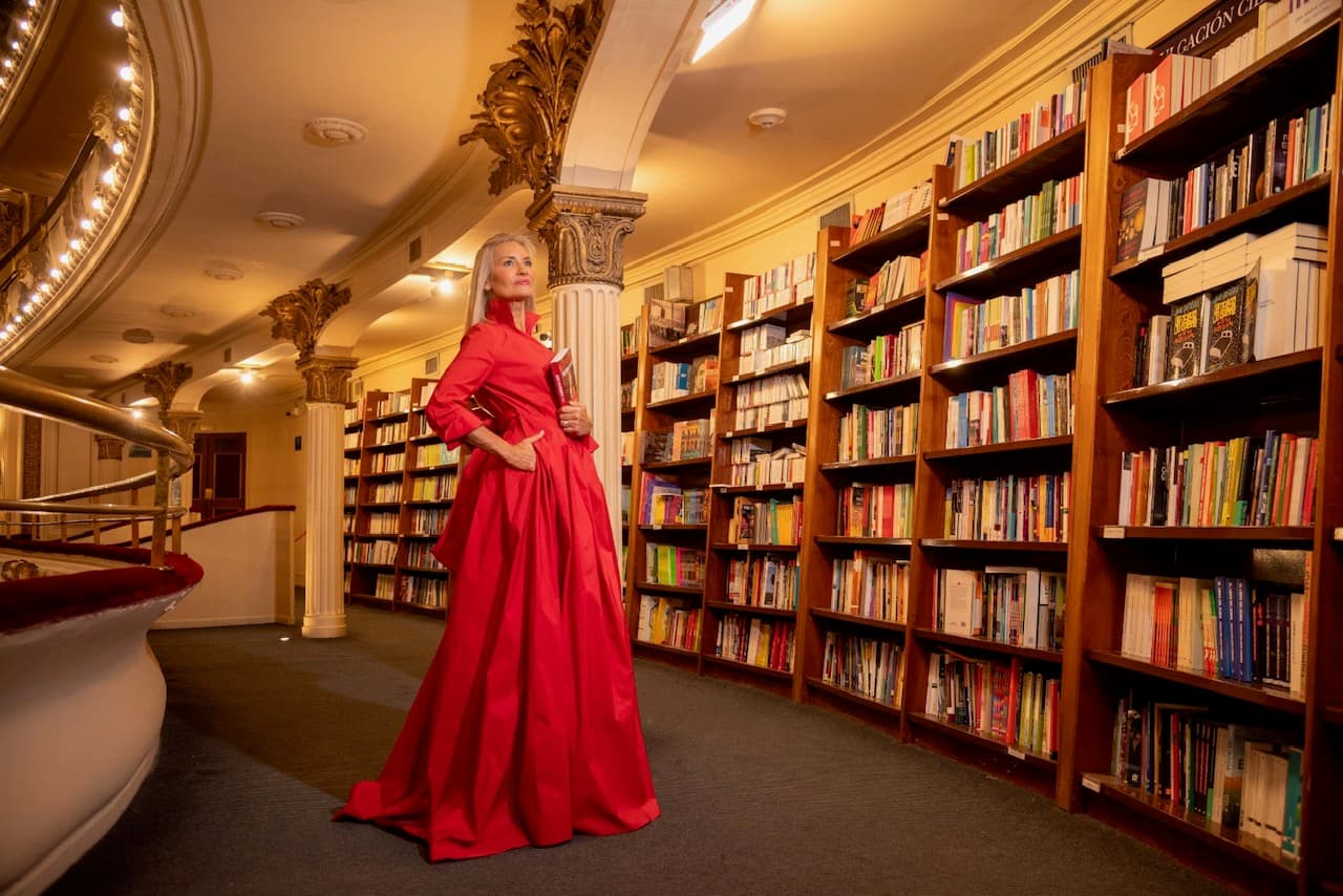 Lily Sciorra durante su presentación en la librería El Ateneo en Buenos Aires. Foto cortesía.